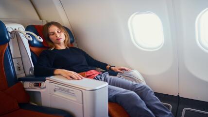 The Art of Sleeping Well on a Business Class Flight: A Guide by TravelBusinessClass.com